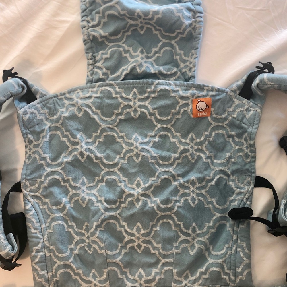 Elsa Snowstorm Full Toddler Tula - EUC